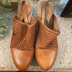 Free People Logan Clogs